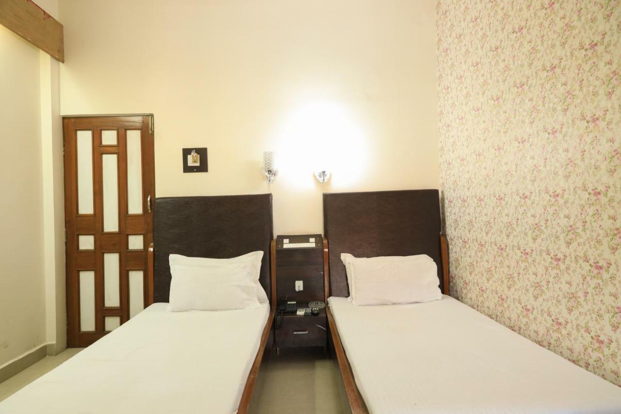 Spot On 39820 Shree Vaibhav Saver Hotel นาคปุระ ภายนอก รูปภาพ