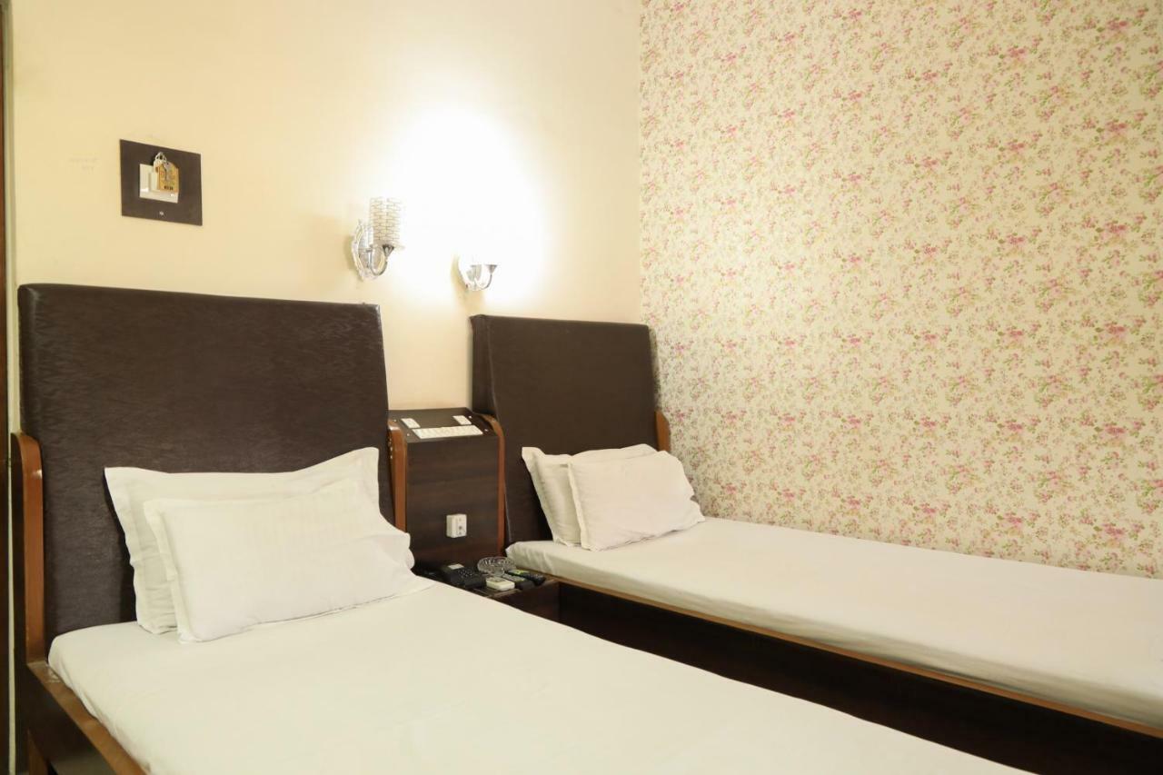 Spot On 39820 Shree Vaibhav Saver Hotel นาคปุระ ภายนอก รูปภาพ