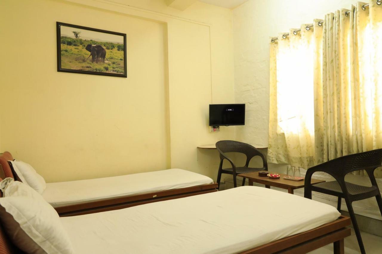 Spot On 39820 Shree Vaibhav Saver Hotel นาคปุระ ภายนอก รูปภาพ