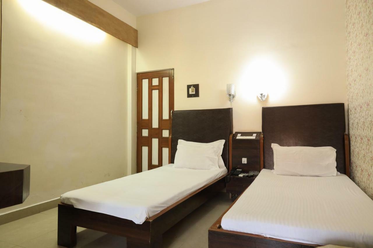 Spot On 39820 Shree Vaibhav Saver Hotel นาคปุระ ภายนอก รูปภาพ