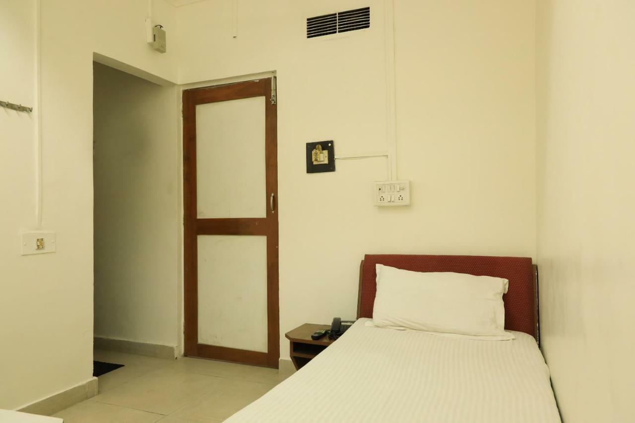 Spot On 39820 Shree Vaibhav Saver Hotel นาคปุระ ภายนอก รูปภาพ