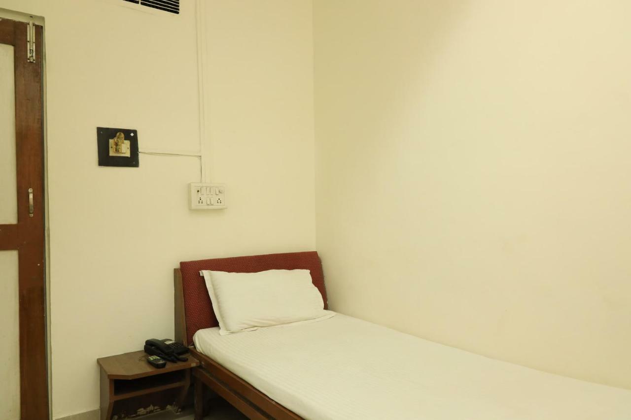 Spot On 39820 Shree Vaibhav Saver Hotel นาคปุระ ภายนอก รูปภาพ
